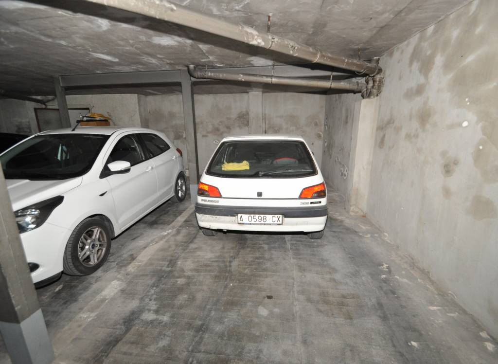 Resale - Garage - Pinoso - Urban location