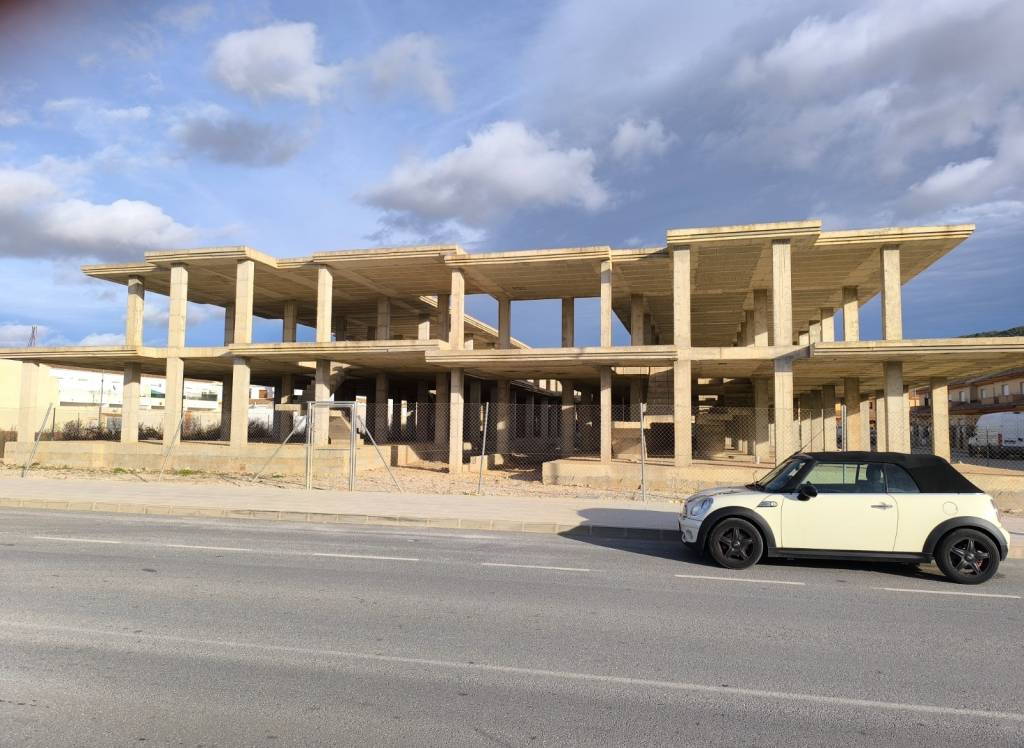 Resale - Land - Pinoso - Urban location