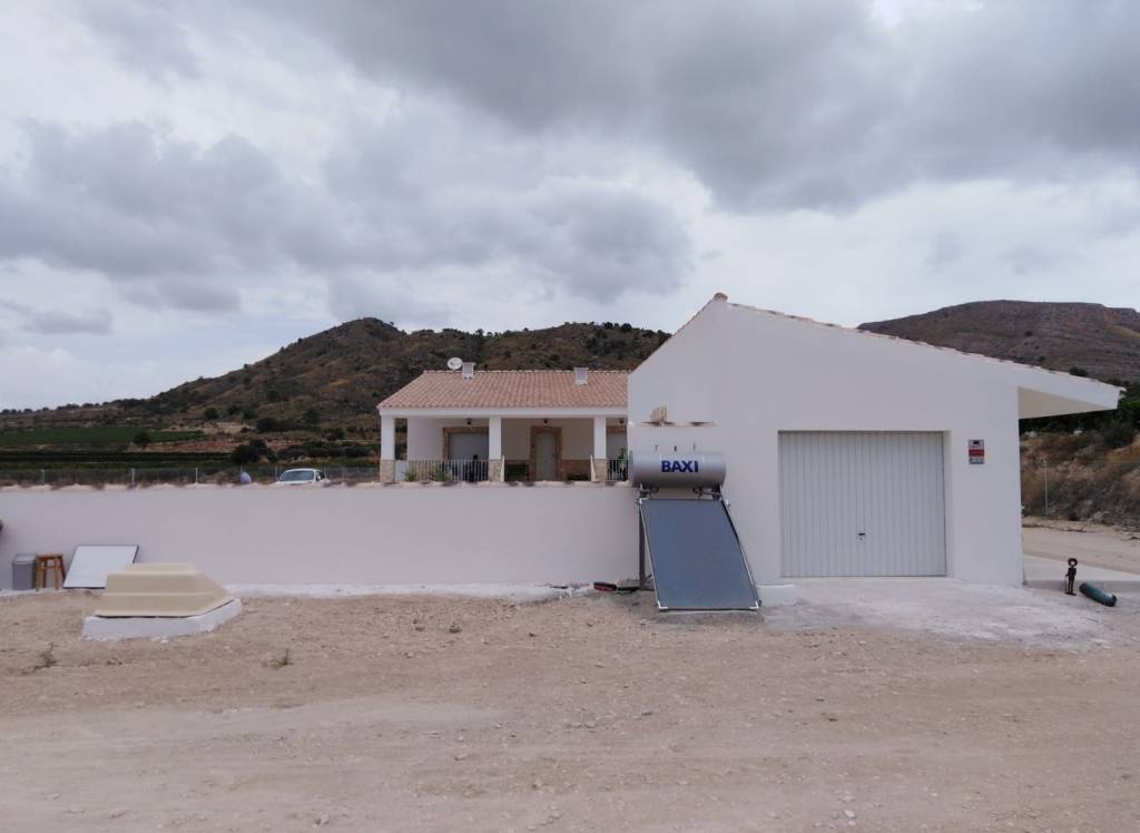 Resale - Off Plan/New Build Villa - Novelda - Urban location