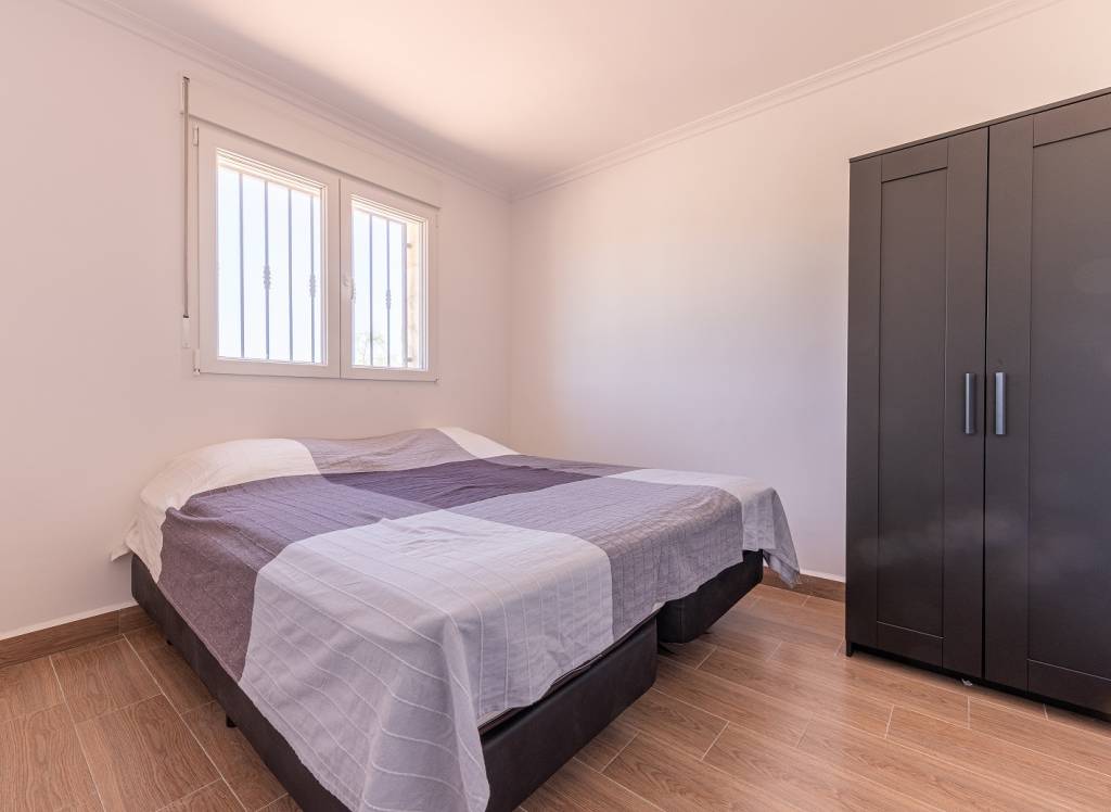 Resale - Off Plan/New Build Villa - Novelda - Urban location