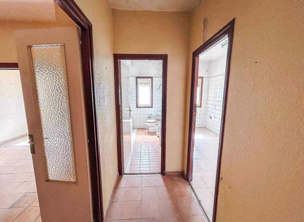 Resale - Restoration Project - Petrer