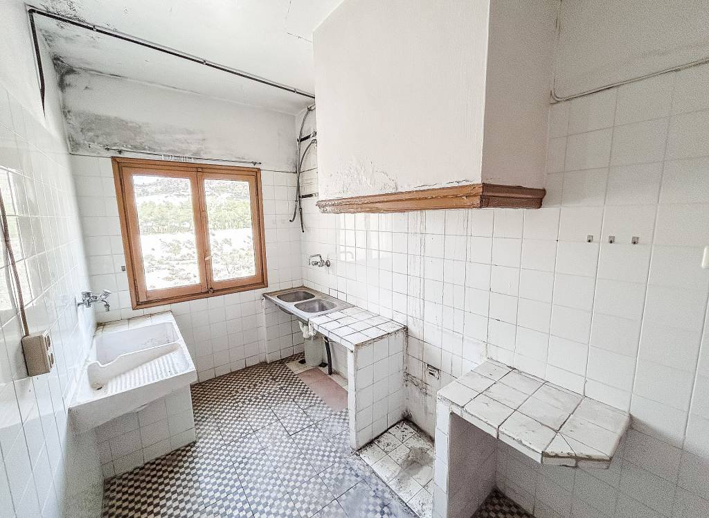 Resale - Restoration Project - Petrer