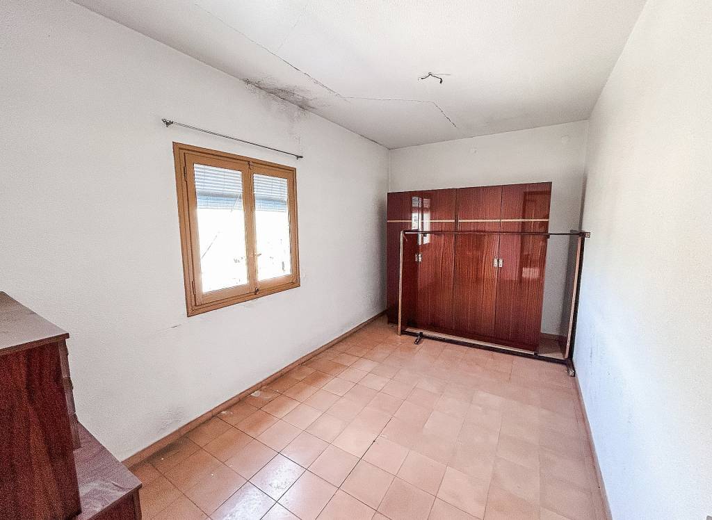 Resale - Restoration Project - Petrer