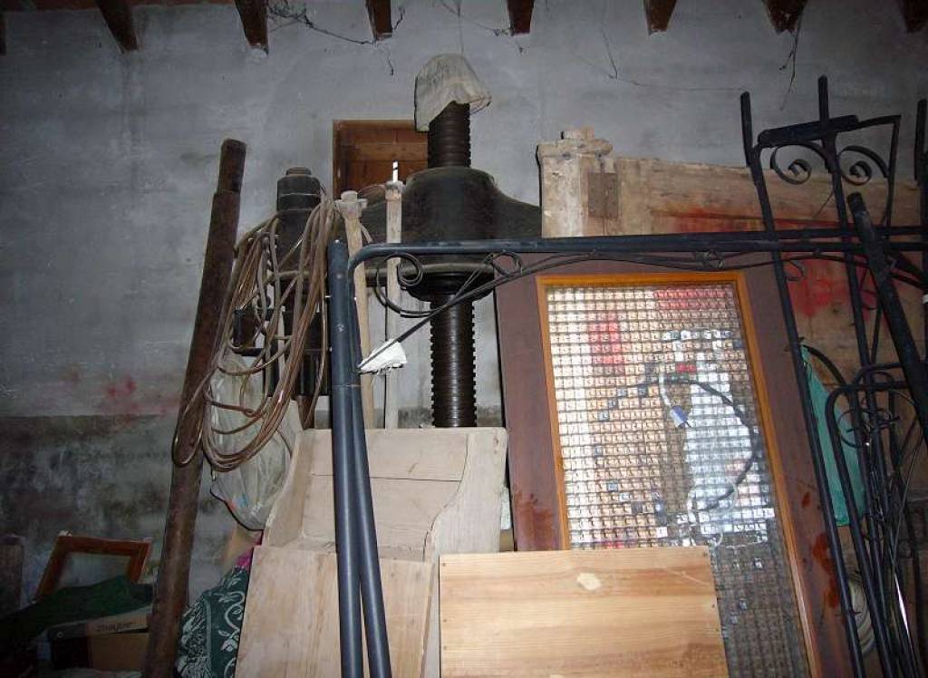 Resale - Restoration Project - Rodriguillo - In hamlet