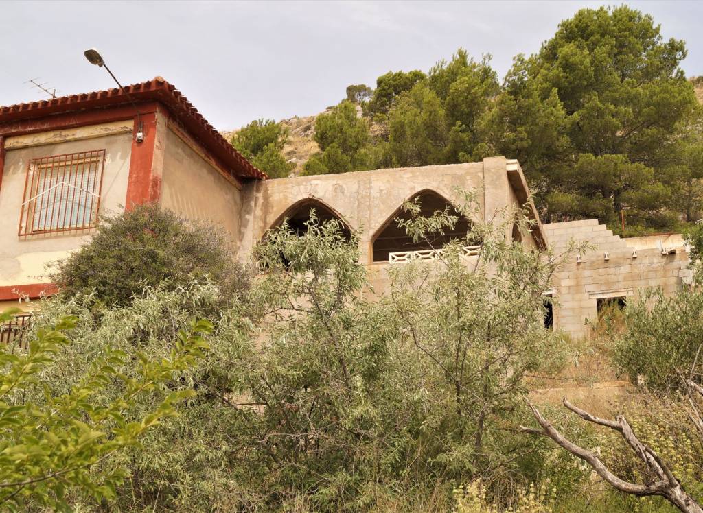 Resale - Restoration Project - Salinas - Rural location