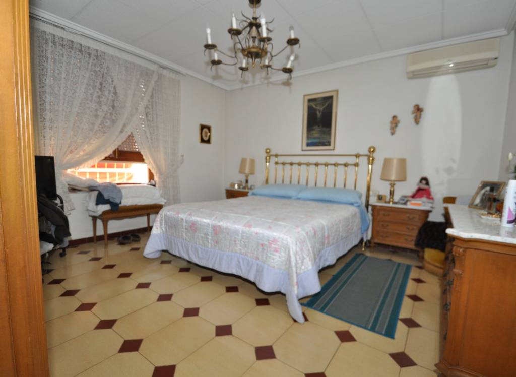 Resale - Town House - Petrer - Urban location