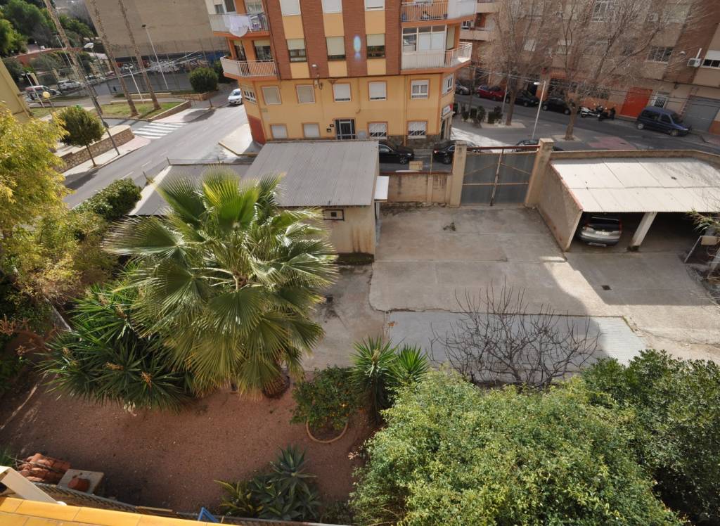 Resale - Town House - Petrer - Urban location