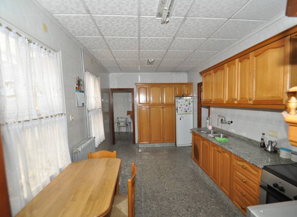 Resale - Town House - Petrer - Urban location