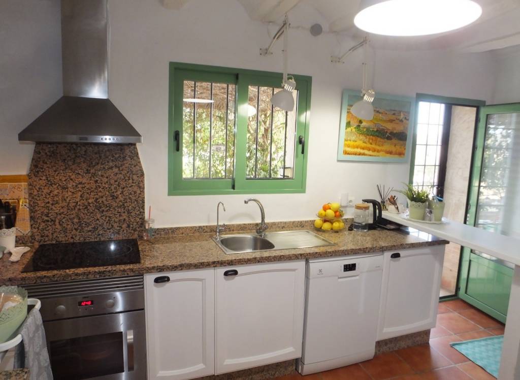 Resale - Town House - Pinoso - Rural location