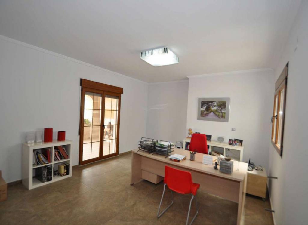 Resale - Town House - Pinoso - Urban location