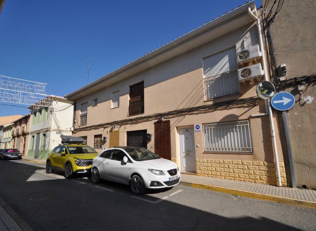 Resale - Town House - Pinoso - Urban location