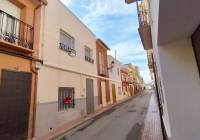 Resale - Town House - Sax - Urban location