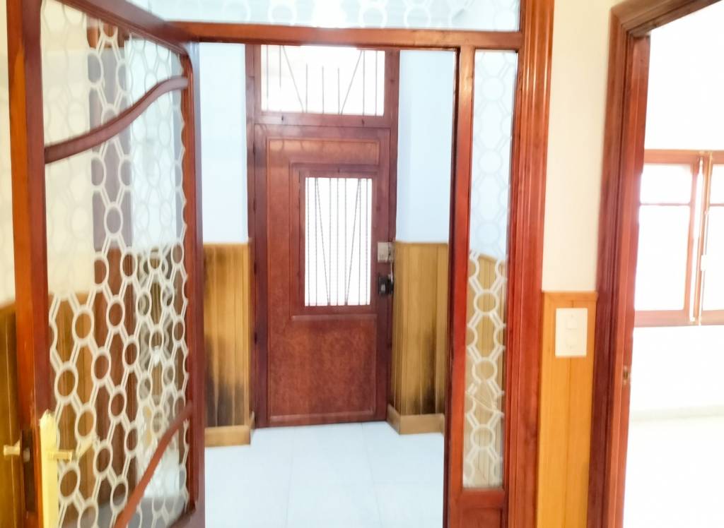 Resale - Town House - Sax - Urban location