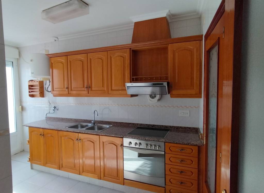 Resale - Town House - Sax - Urban location