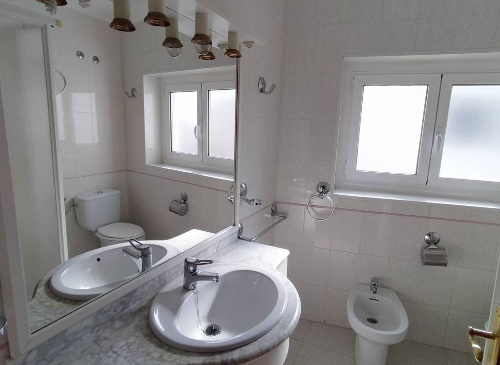 Resale - Town House - Sax - Urban location