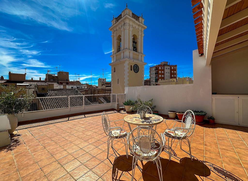 Resale - Townhouse - Almansa