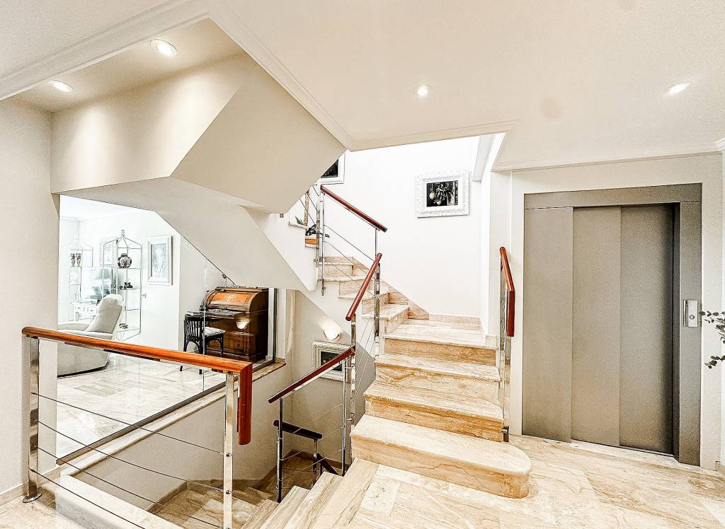 Resale - Townhouse - Almansa