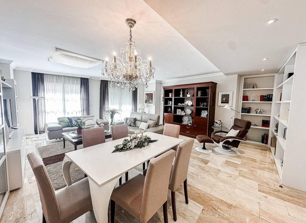 Resale - Townhouse - Almansa