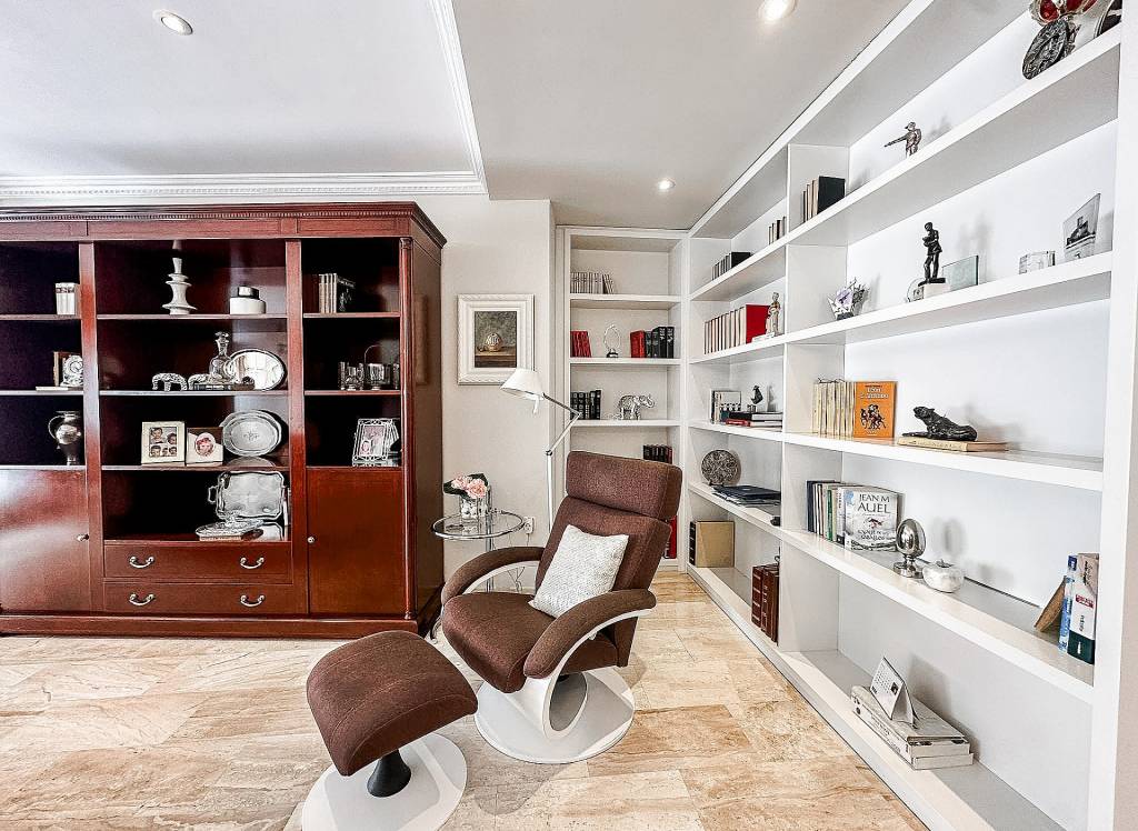 Resale - Townhouse - Almansa