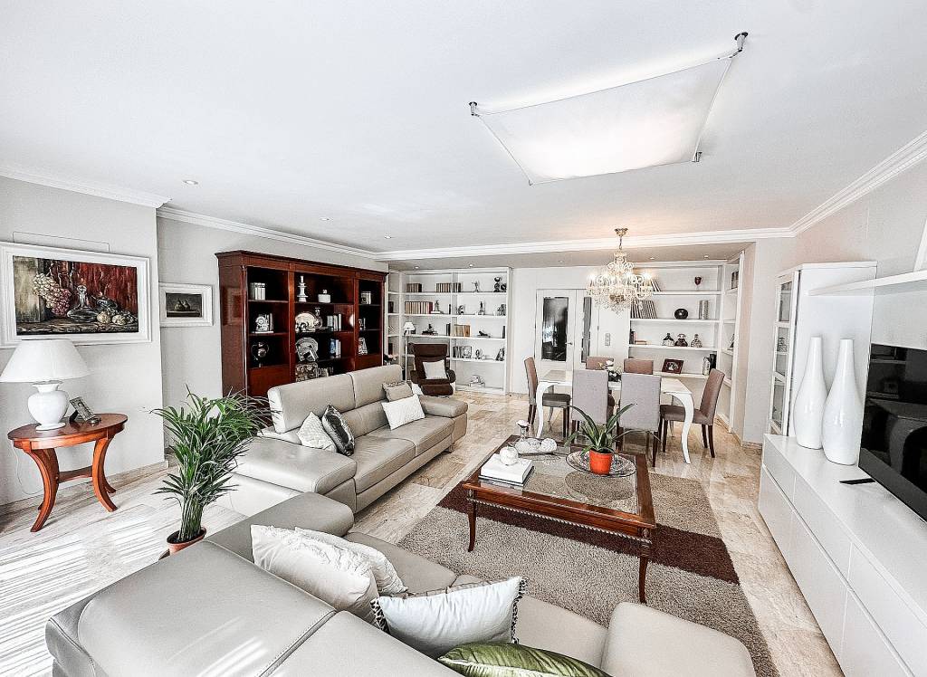 Resale - Townhouse - Almansa