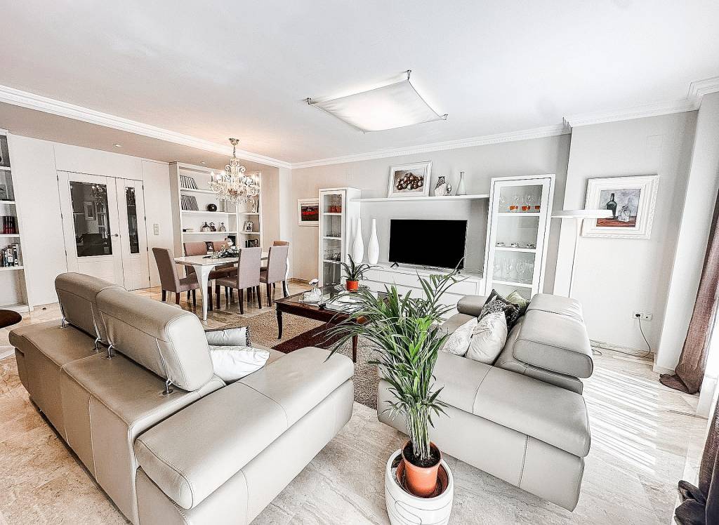 Resale - Townhouse - Almansa