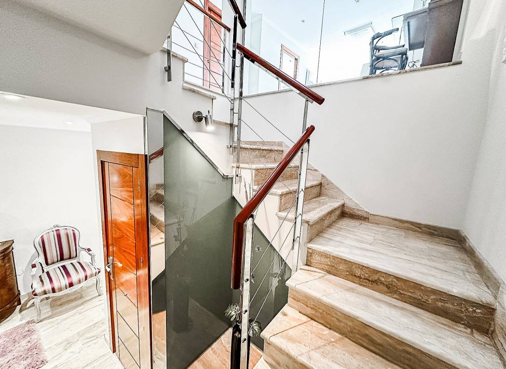 Resale - Townhouse - Almansa