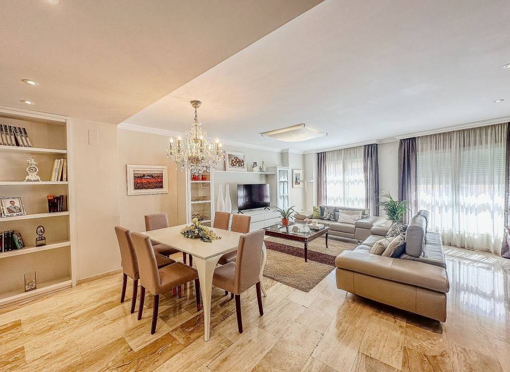 Resale - Townhouse - Almansa