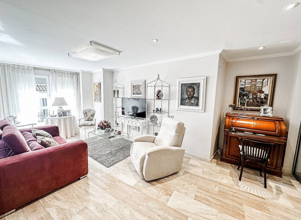 Resale - Townhouse - Almansa