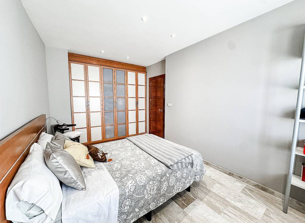 Resale - Townhouse - Almansa