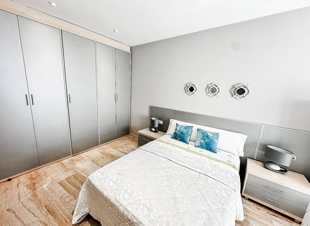 Resale - Townhouse - Almansa