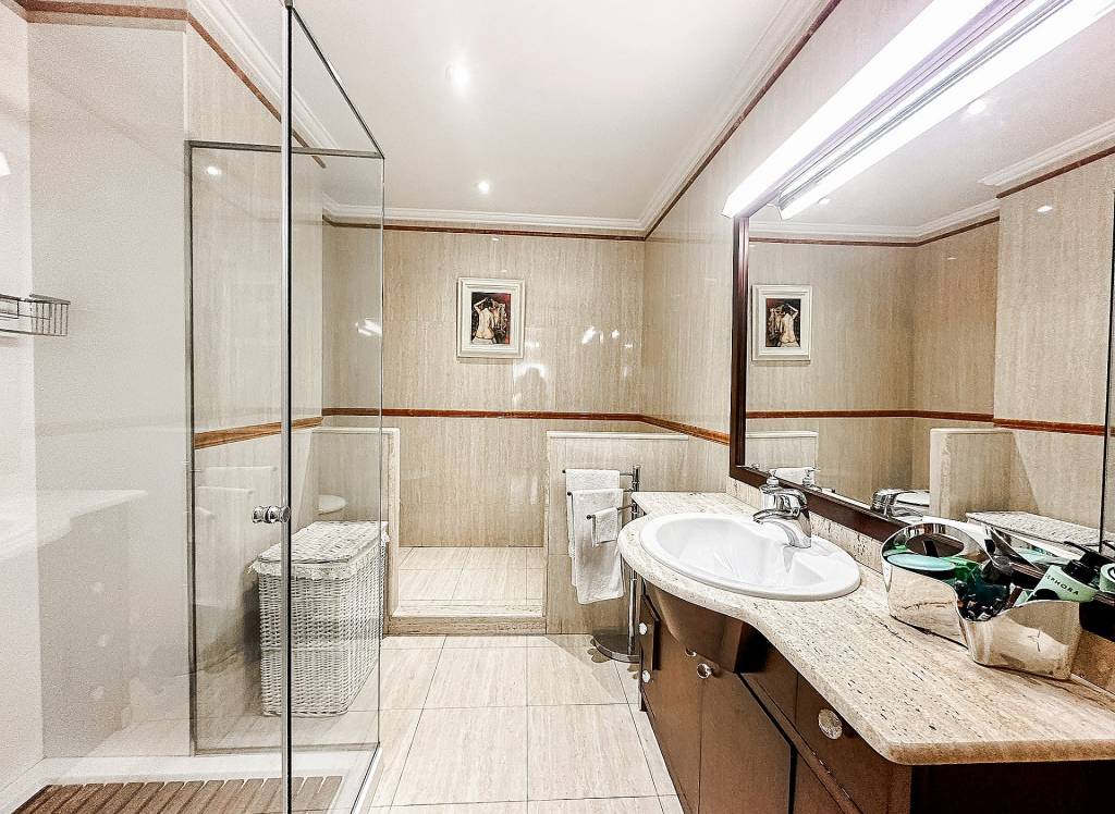 Resale - Townhouse - Almansa