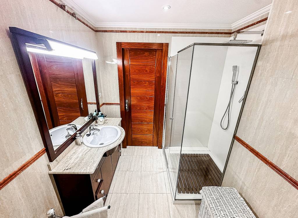 Resale - Townhouse - Almansa