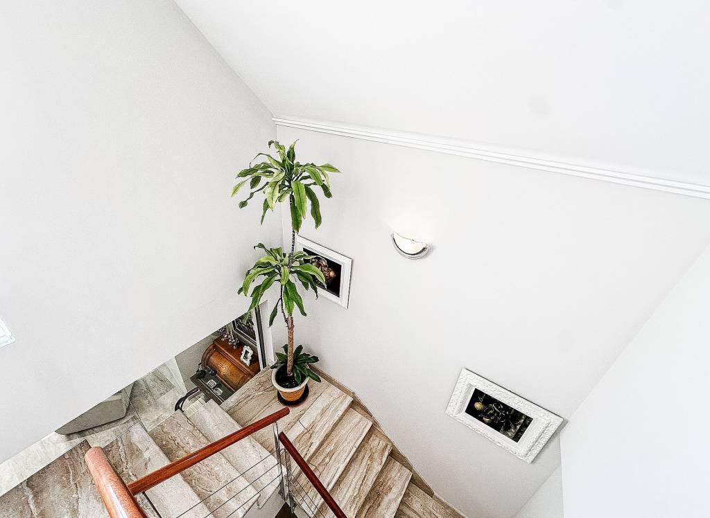 Resale - Townhouse - Almansa