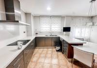 Resale - Townhouse - Almansa