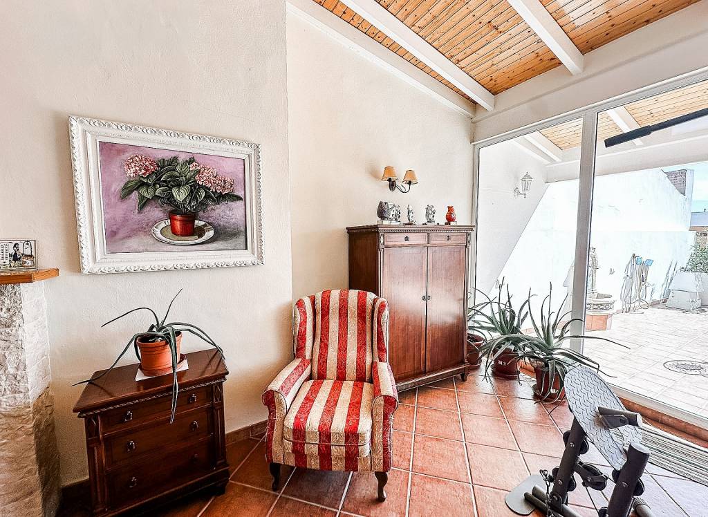 Resale - Townhouse - Almansa