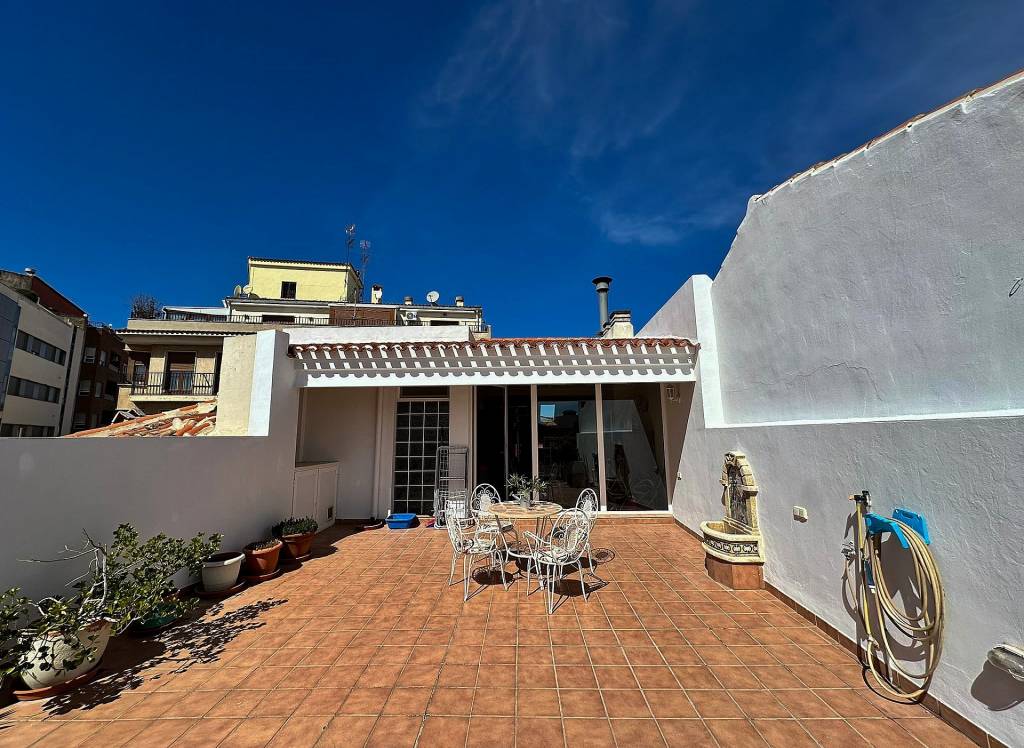 Resale - Townhouse - Almansa