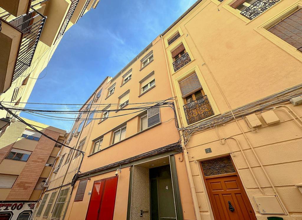 Resale - Townhouse - Almansa