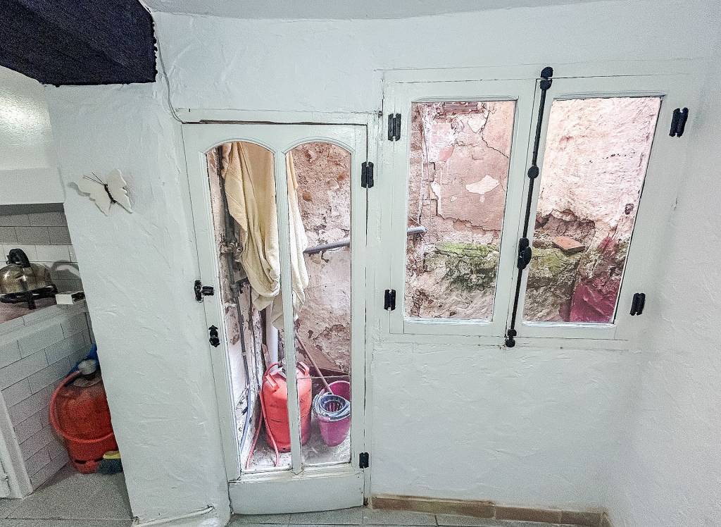 Resale - Townhouse - Onil