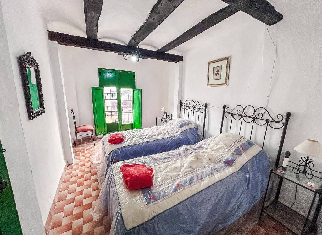 Resale - Townhouse - Onil