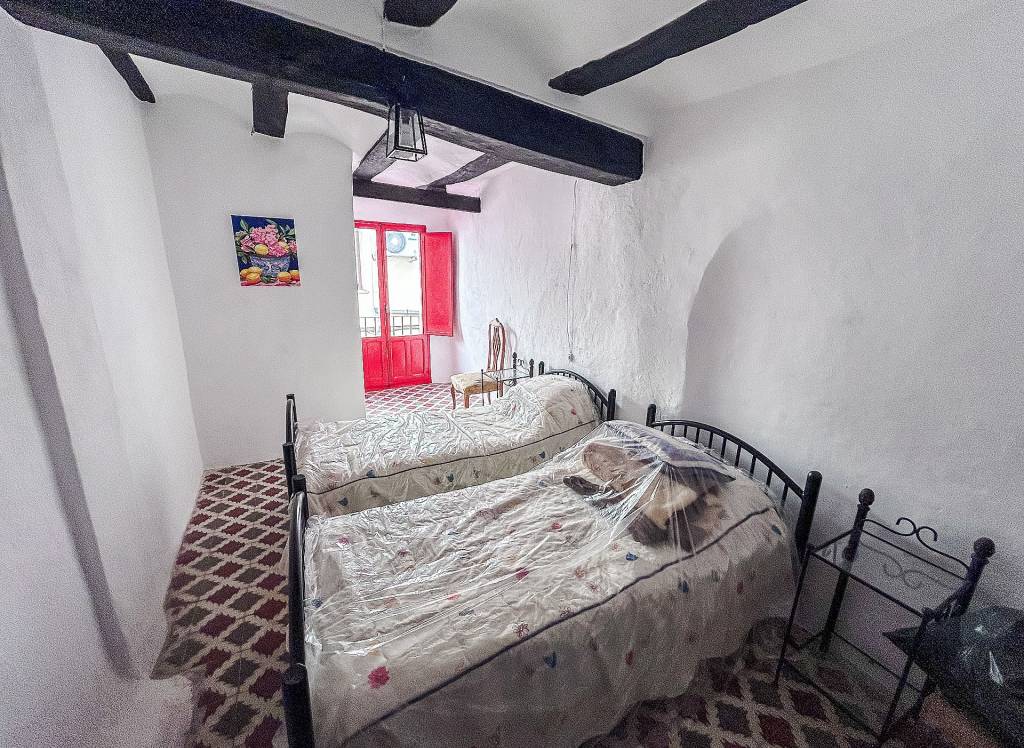 Resale - Townhouse - Onil