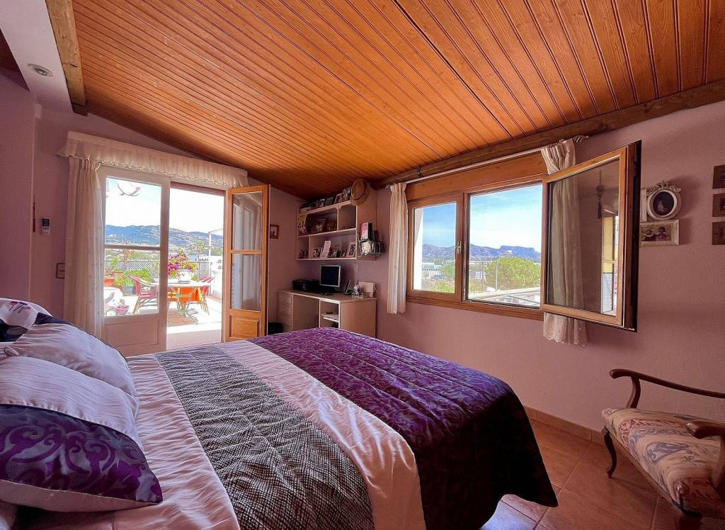 Resale - Townhouse - Sax