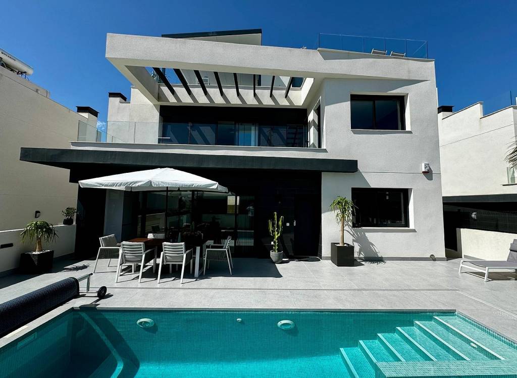 Resale - Villa - Algorfa