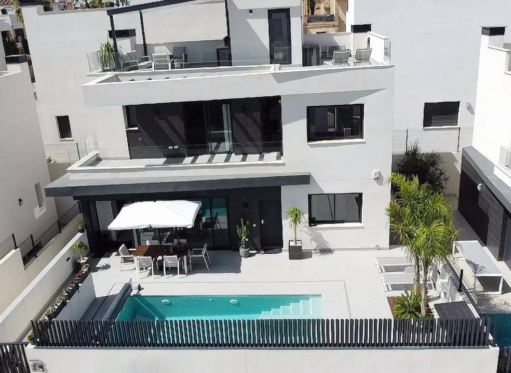 Resale - Villa - Algorfa