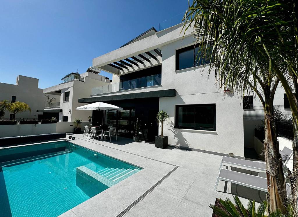 Resale - Villa - Algorfa