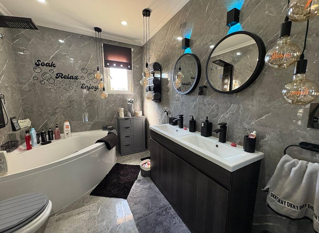 Resale - Villa - Biar