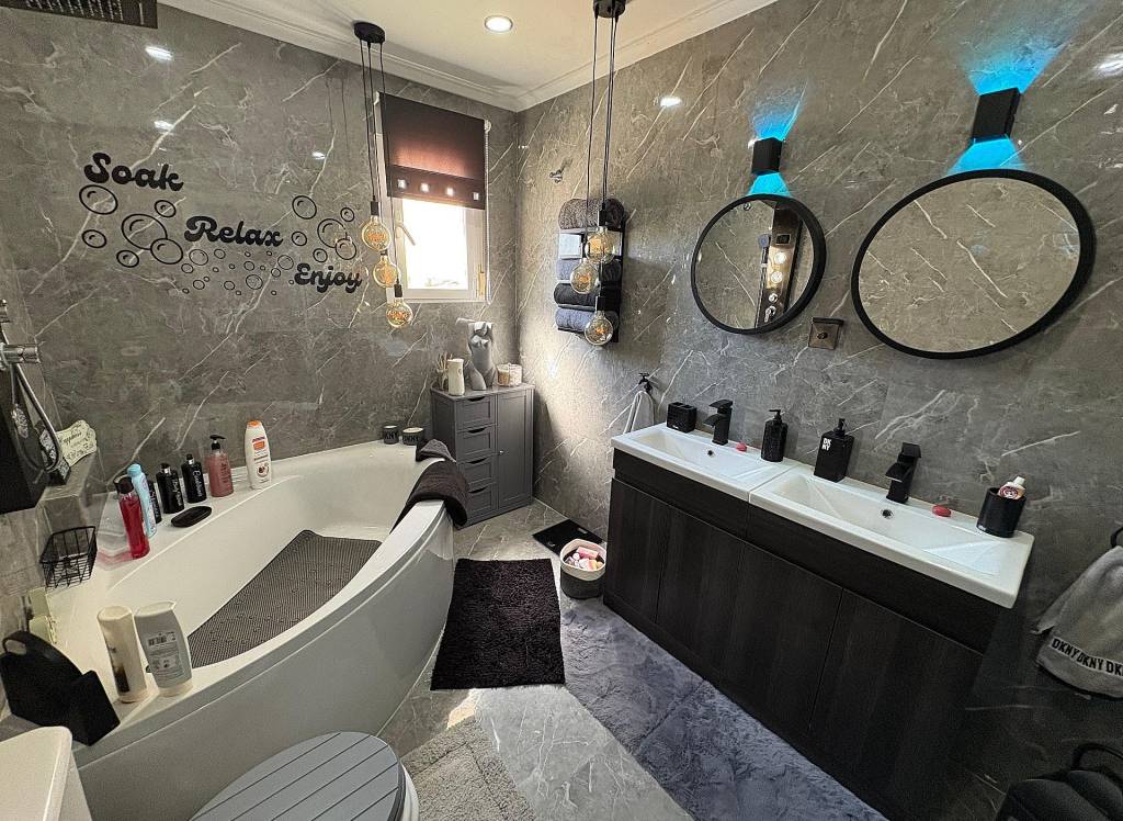 Resale - Villa - Biar