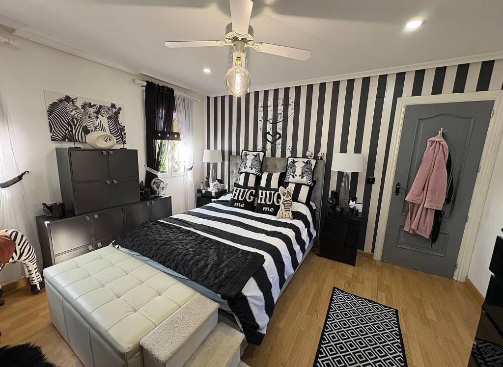 Resale - Villa - Biar