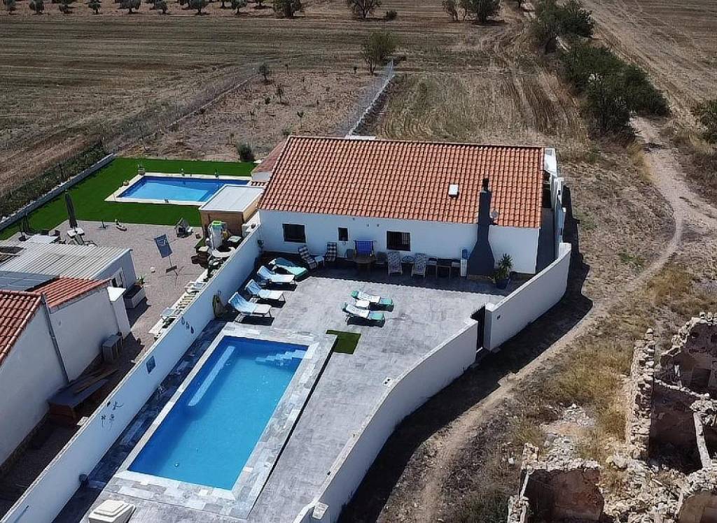 Resale - Villa - Caudete