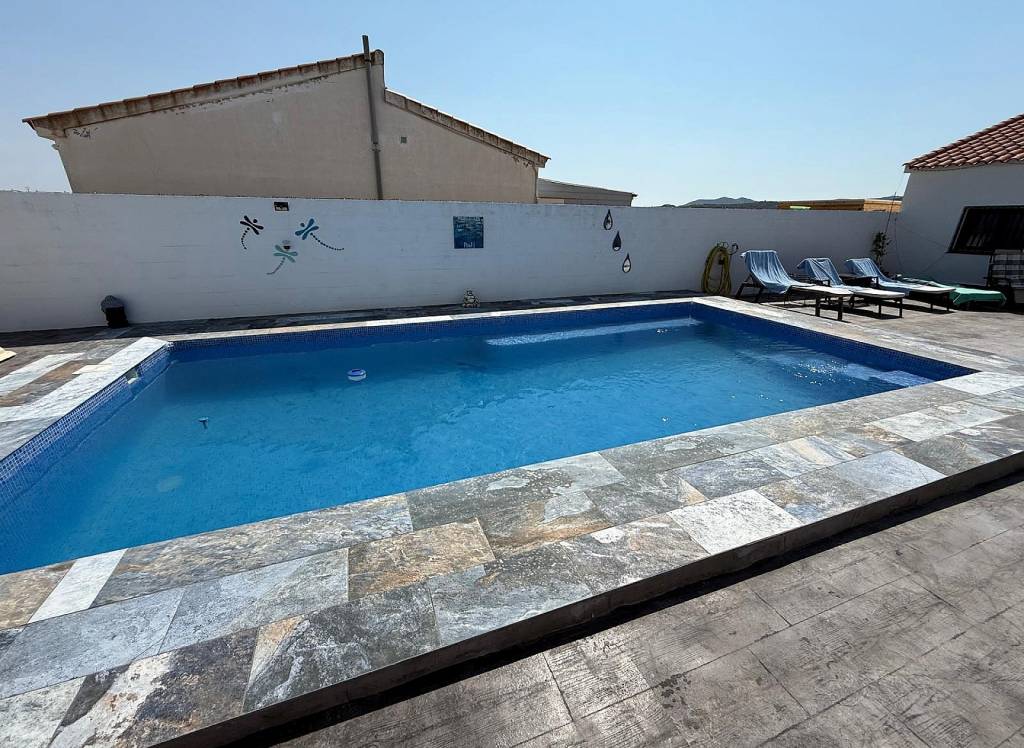 Resale - Villa - Caudete