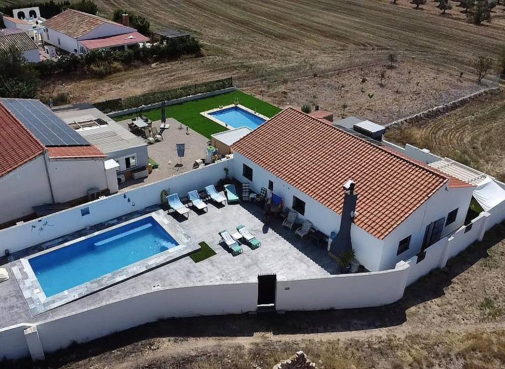 Resale - Villa - Caudete